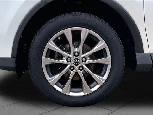 Used 2018 Toyota RAV4 Limited AWD/4WD image 11