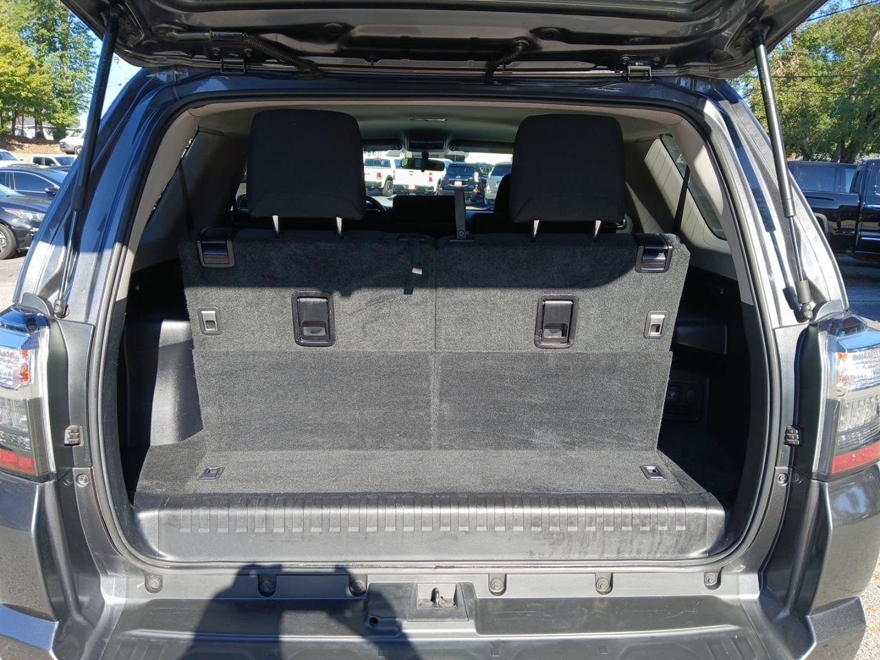 Used 2018 Toyota 4Runner SR5 RWD image 10