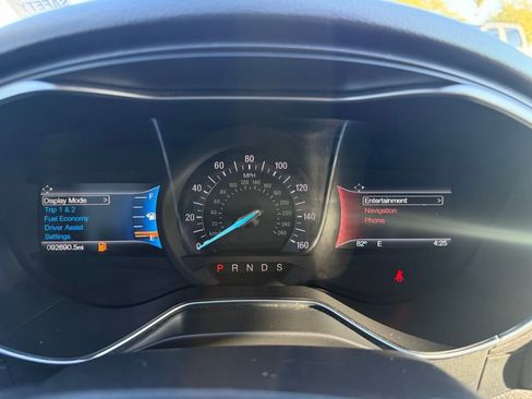 Used 2018 Ford Fusion Titanium image 31