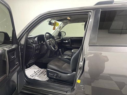 Used 2016 Toyota 4Runner Trail AWD/4WD image 7