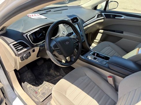 Used 2020 Ford Fusion SE FWD image 7