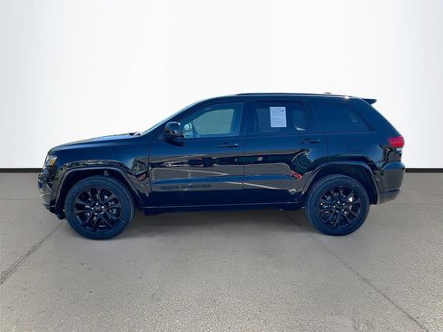 Used 2021 Jeep Grand Cherokee Laredo X image 4