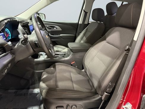 Used 2020 Chevrolet Traverse LT w/ LPO, Blackout Package image 9