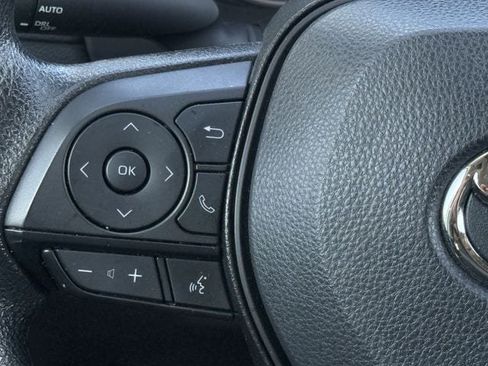 Used 2025 Toyota RAV4 XLE FWD image 14