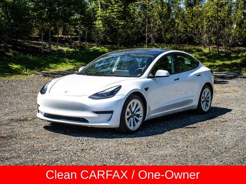 Used 2022 Tesla Model 3 Standard Range RWD image 1