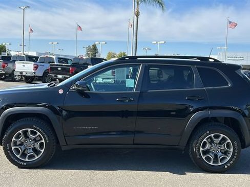 Used 2022 Jeep Cherokee Trailhawk w/ Trailer Tow Group AWD/4WD image 7