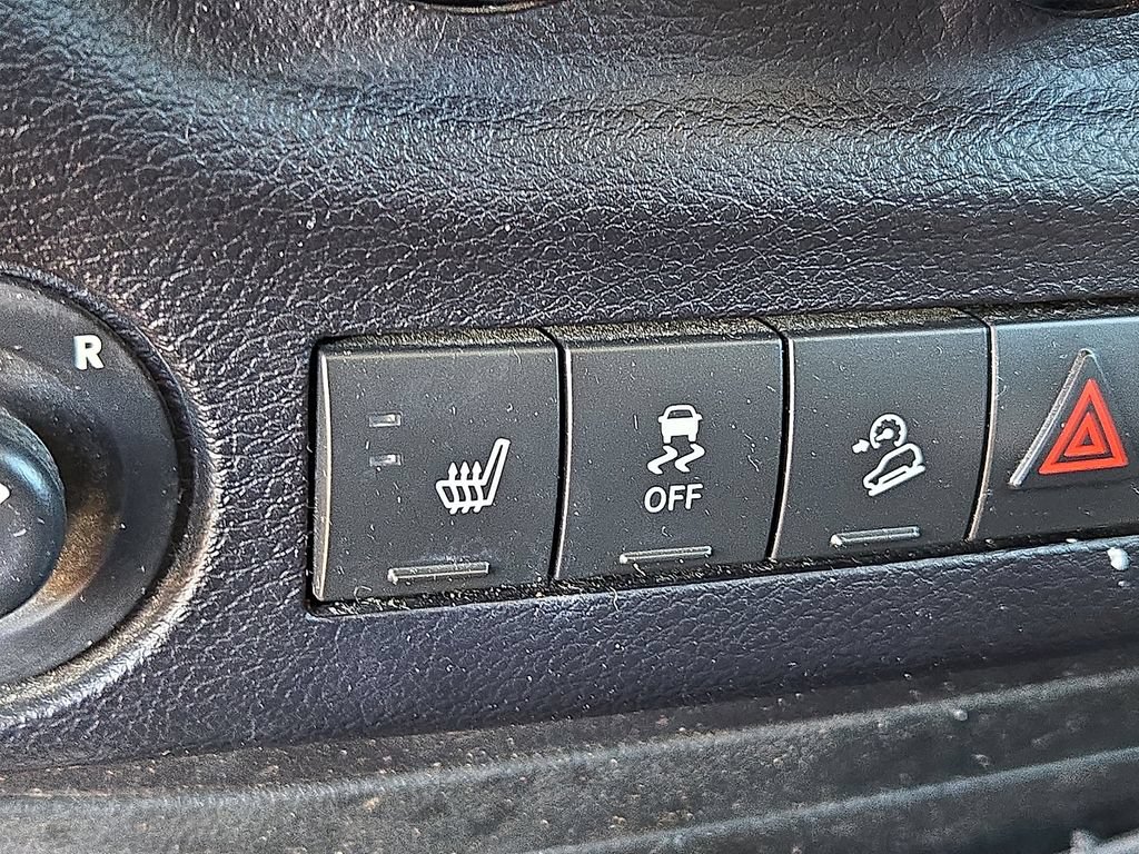 Used 2017 Jeep Wrangler Unlimited Sahara AWD/4WD image 27