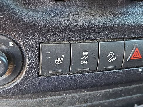 Used 2017 Jeep Wrangler Unlimited Sahara AWD/4WD image 27