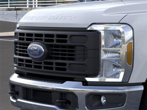 New 2026 Ford F350 XL w/ XL Driver Assist Package image 17