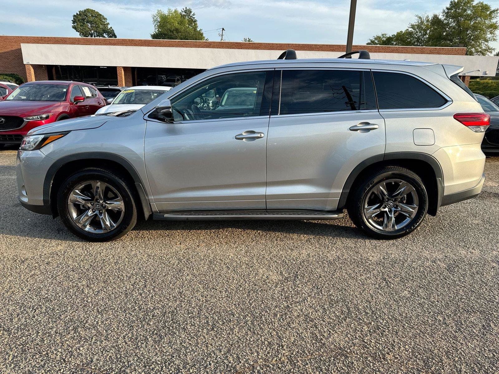 Used 2019 Toyota Highlander Limited Platinum FWD image 21