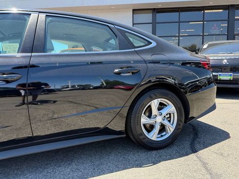 Used 2023 Hyundai Sonata SE w/ Cargo Package FWD image 6