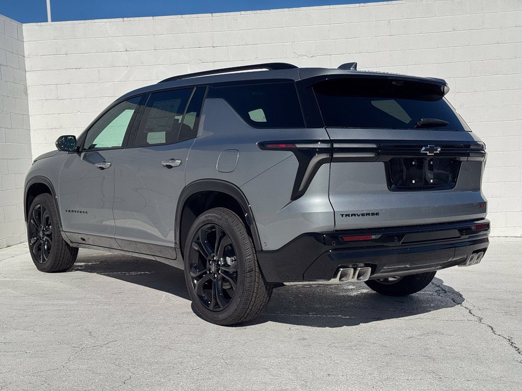 New 2027 Chevrolet Traverse RS w/ LPO, Floor Liner Package FWD image 10