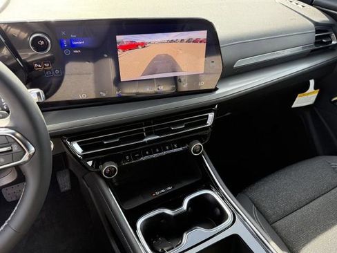 New 2026 Chevrolet Traverse LT image 21