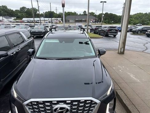 Used 2022 Hyundai Palisade Limited w/ Cargo Package FWD image 3