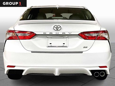Certified 2019 Toyota Camry SE image 4