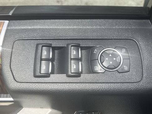 Used 2020 Ford F150 Lariat w/ Equipment Group 502A Luxury AWD/4WD image 25