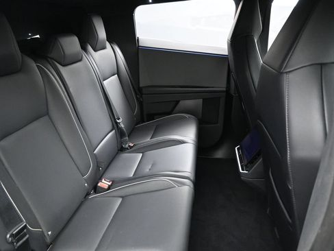 Used 2024 Tesla Cybertruck AWD Crew Cab image 32