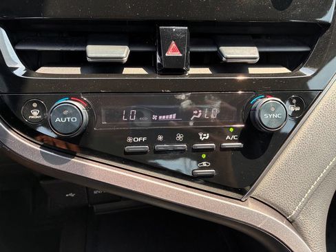 Used 2023 Toyota Camry SE FWD image 29