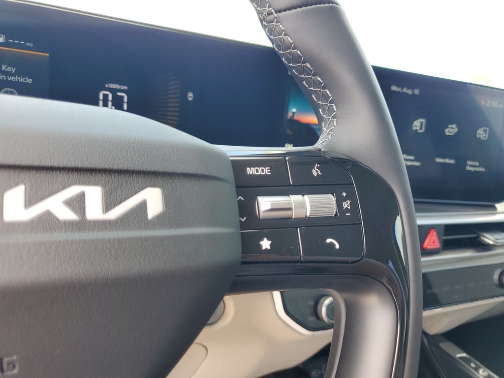 New 2026 Kia Sorento S AWD/4WD image 12