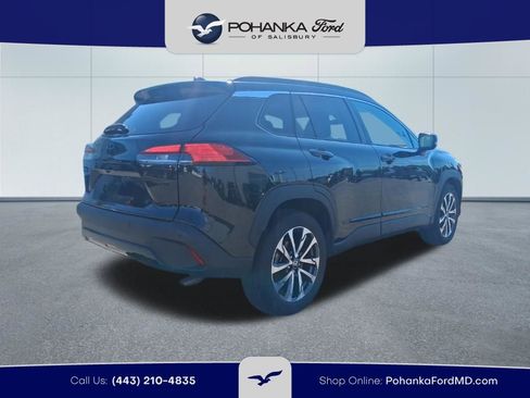 Used 2022 Toyota Corolla Cross XLE AWD/4WD image 5