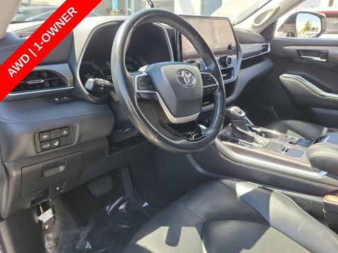 Used 2023 Toyota Highlander Limited AWD/4WD image 23