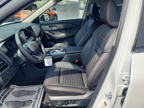 New 2026 Nissan Rogue SV image 11