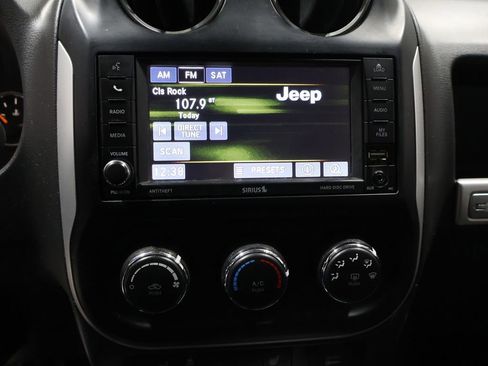 Used 2015 Jeep Compass High Altitude image 8