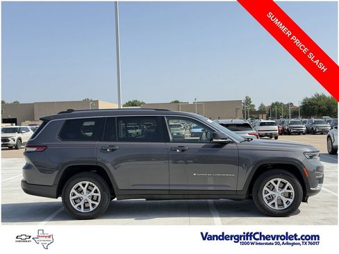 Used 2022 Jeep Grand Cherokee L Limited AWD/4WD image 3