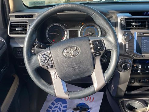 Used 2015 Toyota 4Runner Limited image 9