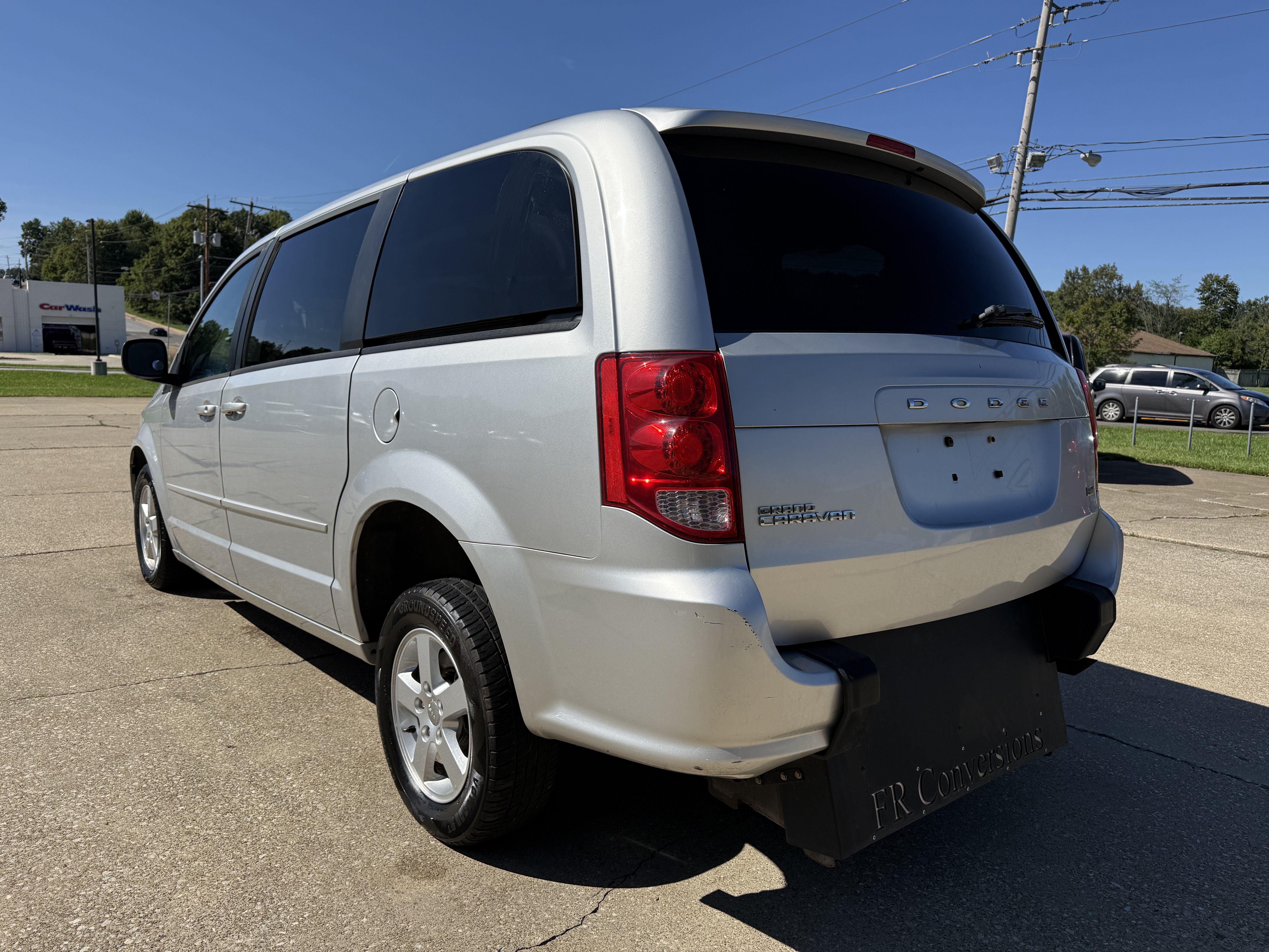 Used 2012 Dodge Grand Caravan SXT FWD image 4