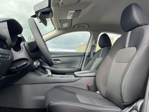 Used 2025 Nissan Sentra SV image 24