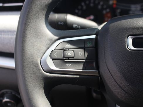 Used 2024 Jeep Compass Latitude AWD/4WD image 19