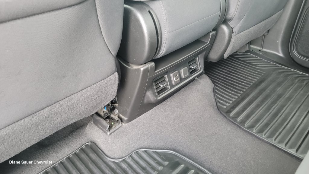Used 2022 Chevrolet Silverado 1500 LT w/ Bed Protection Package AWD/4WD image 25