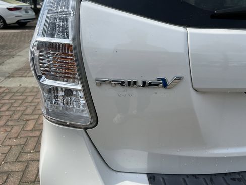 Used 2012 Toyota Prius V Three image 39