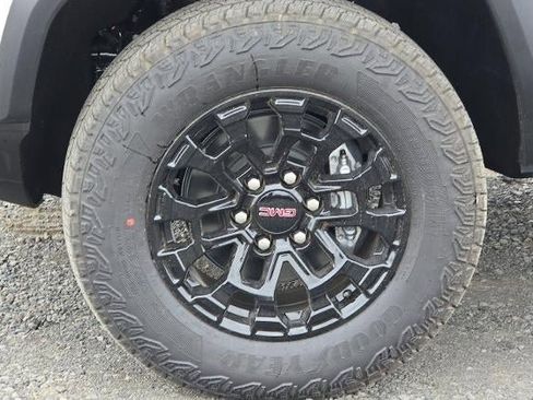 New 2026 GMC Canyon Elevation w/ Convenience Package image 30