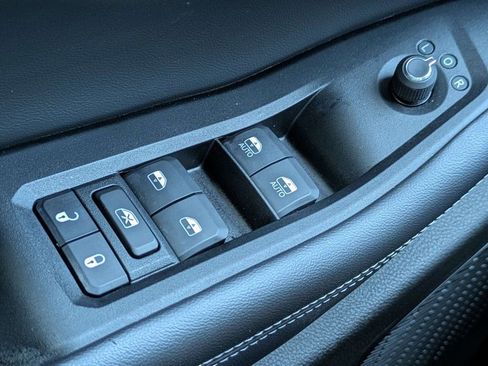 Used 2023 Jeep Grand Cherokee L Laredo RWD image 26