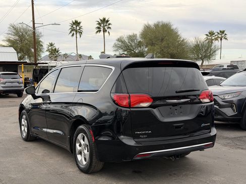 Used 2018 Chrysler Pacifica Touring Plus image 7