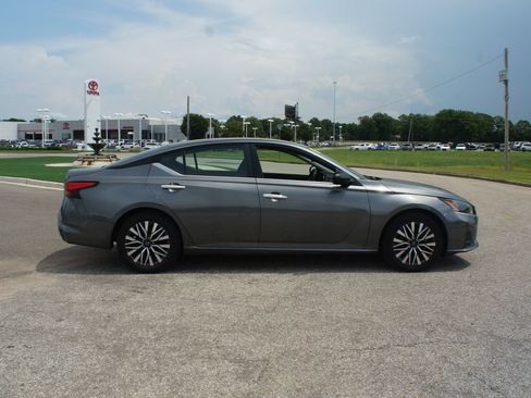 Used 2024 Nissan Altima 2.5 SV FWD image 20