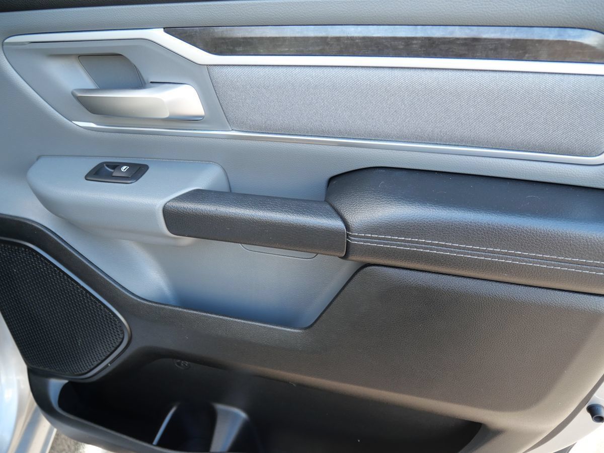 Used 2020 RAM 1500 Big Horn AWD/4WD image 30