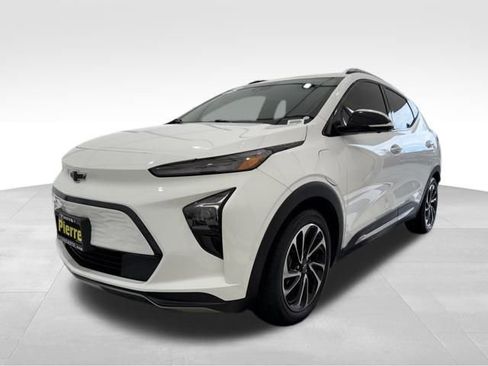 Used 2023 Chevrolet Bolt EUV Premier w/ Sun & Sound Package image 1