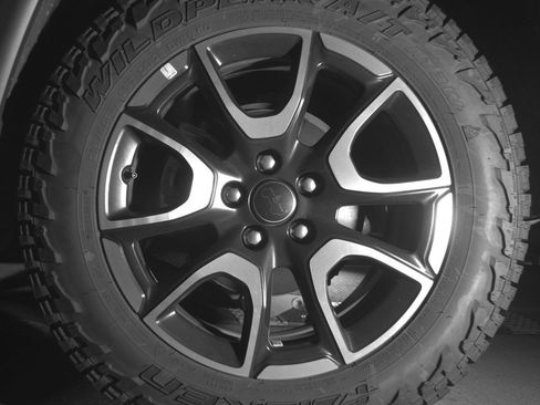 Used 2025 Jeep Compass Trailhawk AWD/4WD image 14