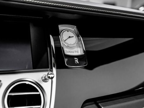 Used 2018 Rolls-Royce Dawn image 30