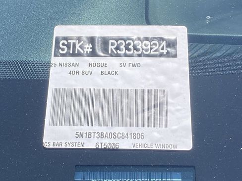 Used 2025 Nissan Rogue SV FWD image 37