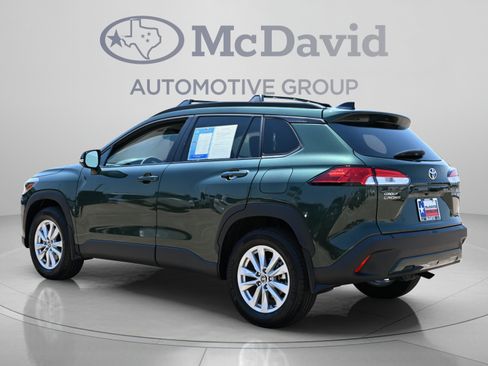 Used 2025 Toyota Corolla Cross LE FWD image 4