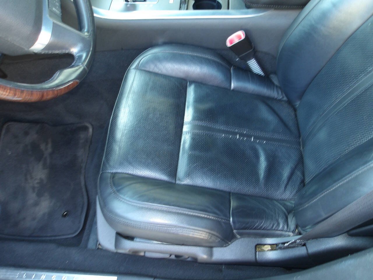 Used 2009 Lincoln MKS FWD image 18