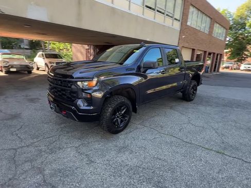 Used 2022 Chevrolet Silverado 1500 Custom Trail Boss AWD/4WD image 3