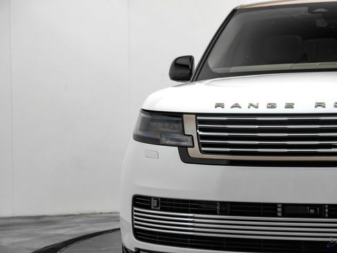 Used 2024 Land Rover Range Rover SV AWD/4WD image 31
