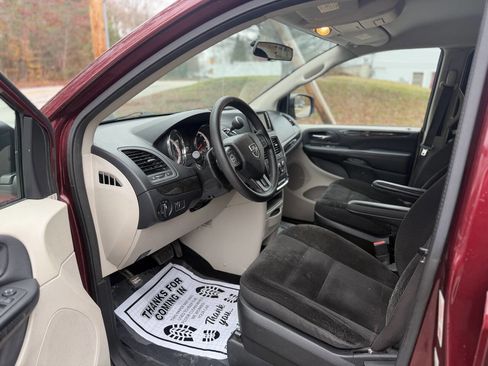 Used 2017 Dodge Grand Caravan SE w/ Power Window Group image 17
