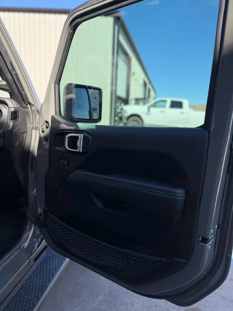 Used 2023 Jeep Wrangler Unlimited Sahara w/ Cold Weather Group AWD/4WD image 30