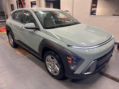 Used 2025 Hyundai Kona SE FWD image 1